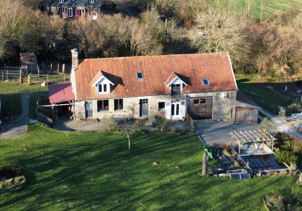 Ferme De Noyes Bed and Breakfast Sourdeval Eksteriør billede