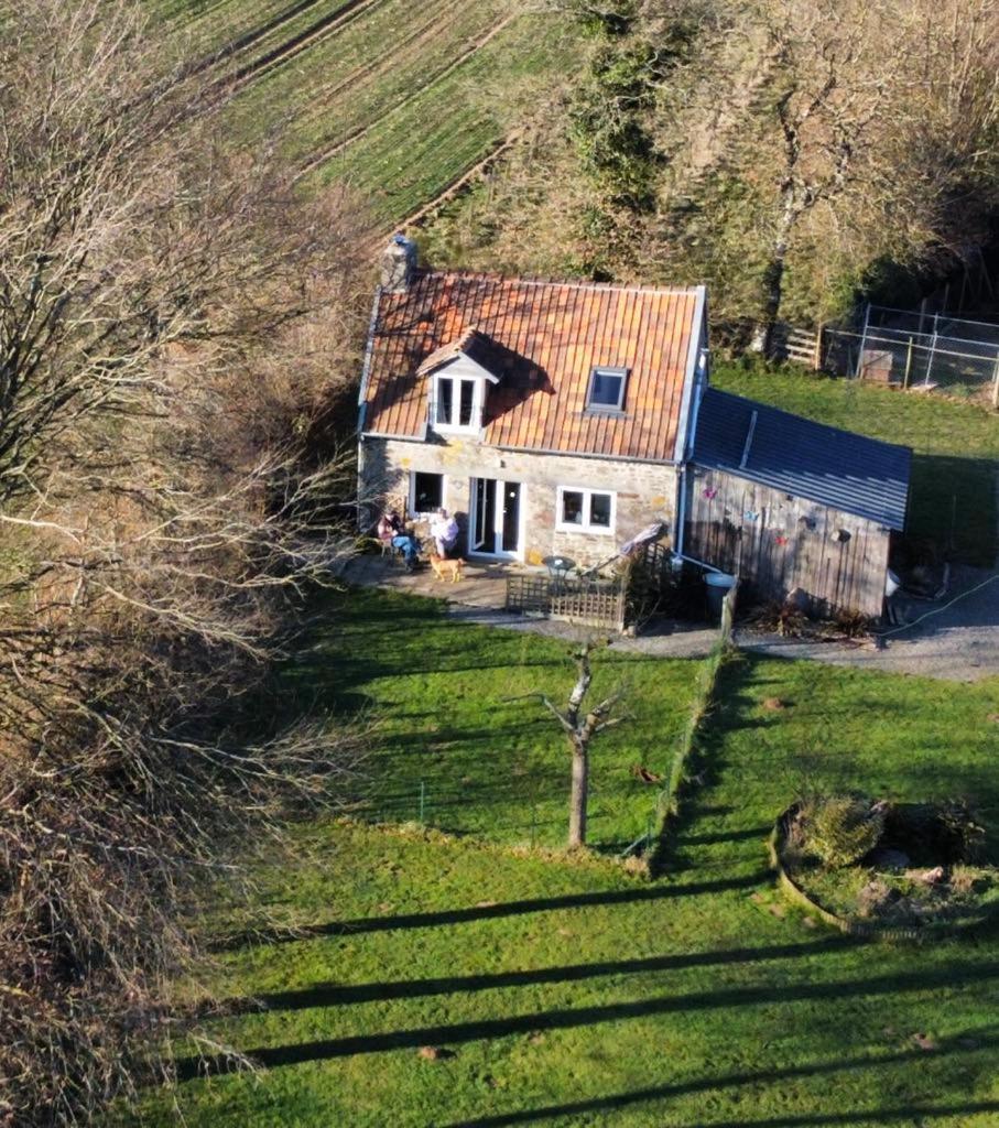 Ferme De Noyes Bed and Breakfast Sourdeval Eksteriør billede