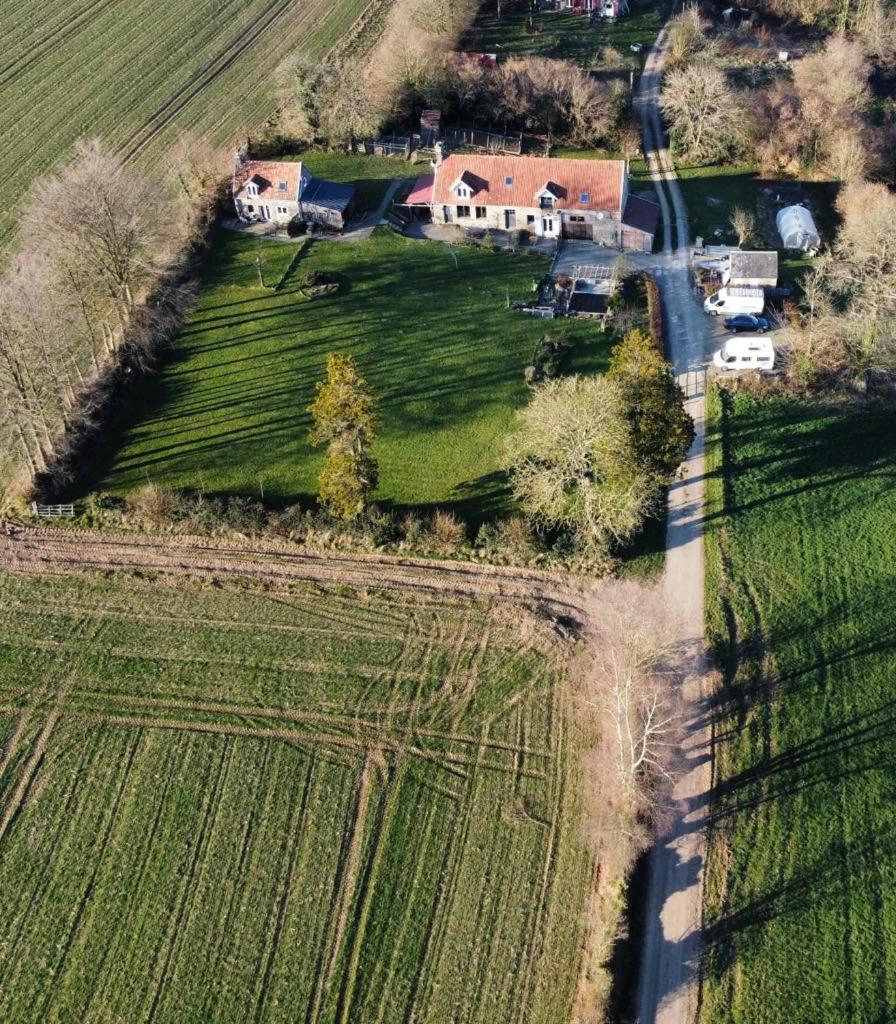 Ferme De Noyes Bed and Breakfast Sourdeval Eksteriør billede